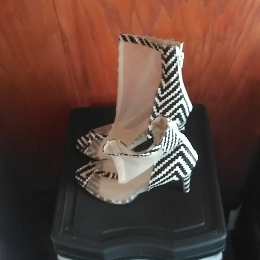 Women shoes - Picture 3 of 7